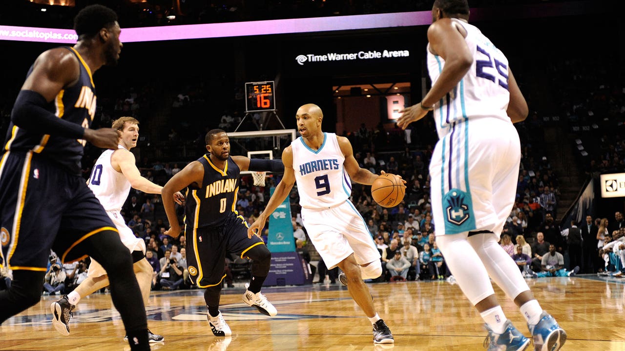 Hornets fall late to Pacers, maintain 7th slot in East race